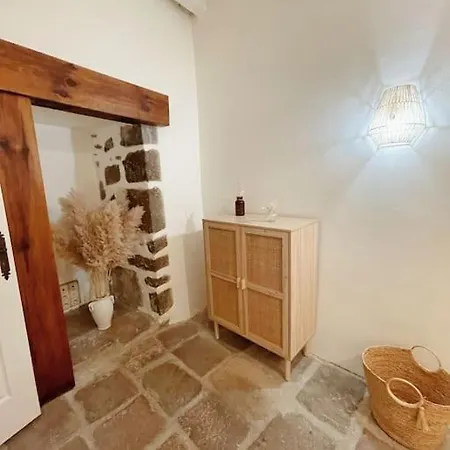 Апартаменты Logis Du Chandelier Le Puy-en-Velay